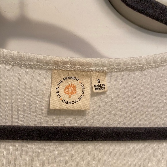 White button up shirt with frilly edges - Picture 3 of 3